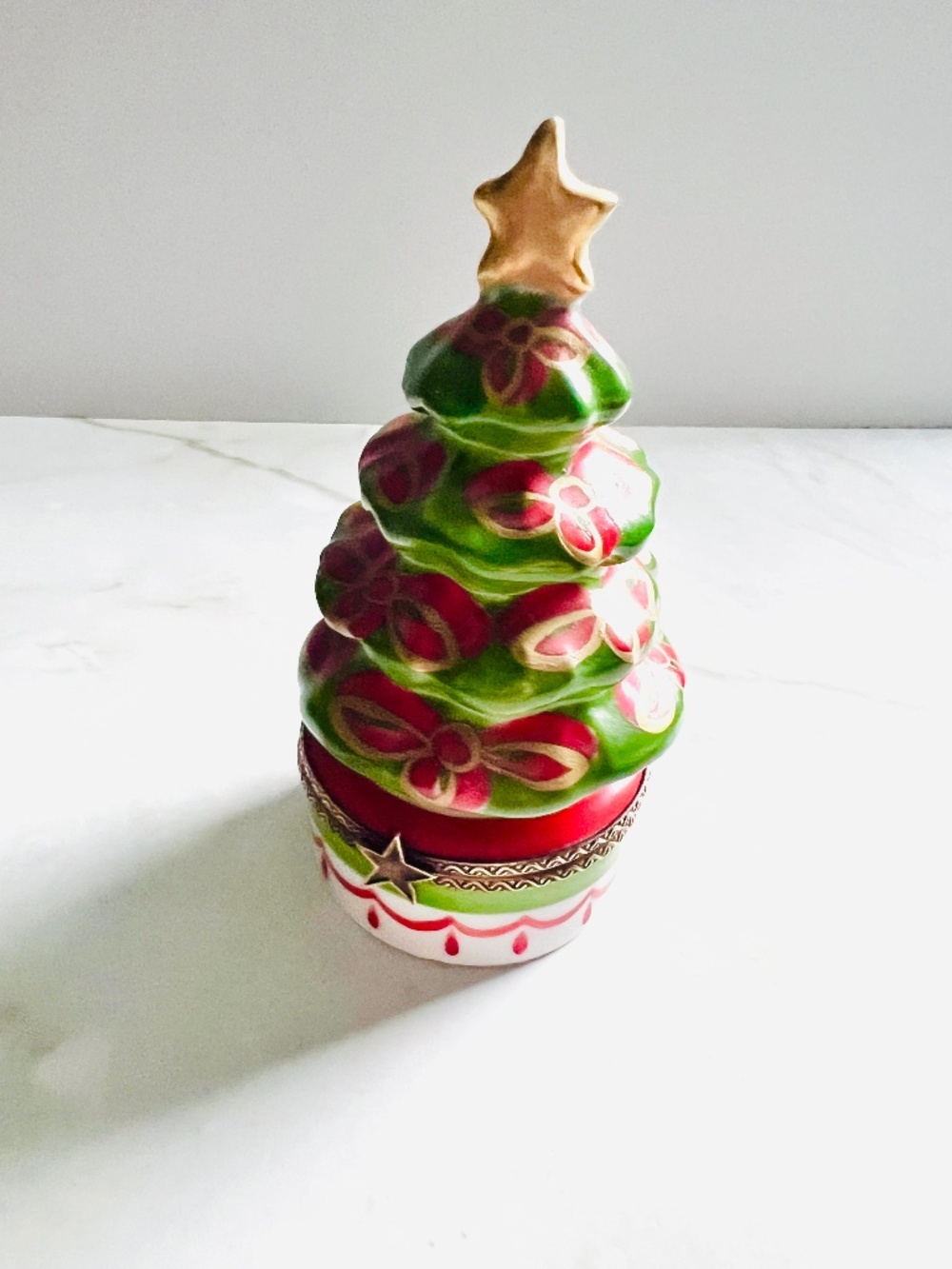 Limoges France Chamart Peint Main Christmas Tree Trinket Box, Gold Star Topper P